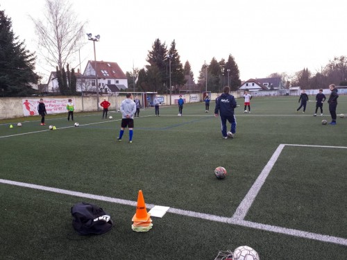 Der Ball rollt wieder