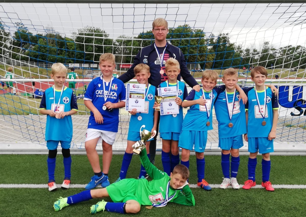 F-Jugend überzeugt auch in Halle